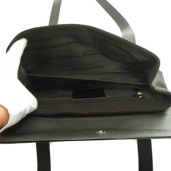 Authentic Salvatore Ferragamo Nylon black shoulder bag - Picture 11 of 12